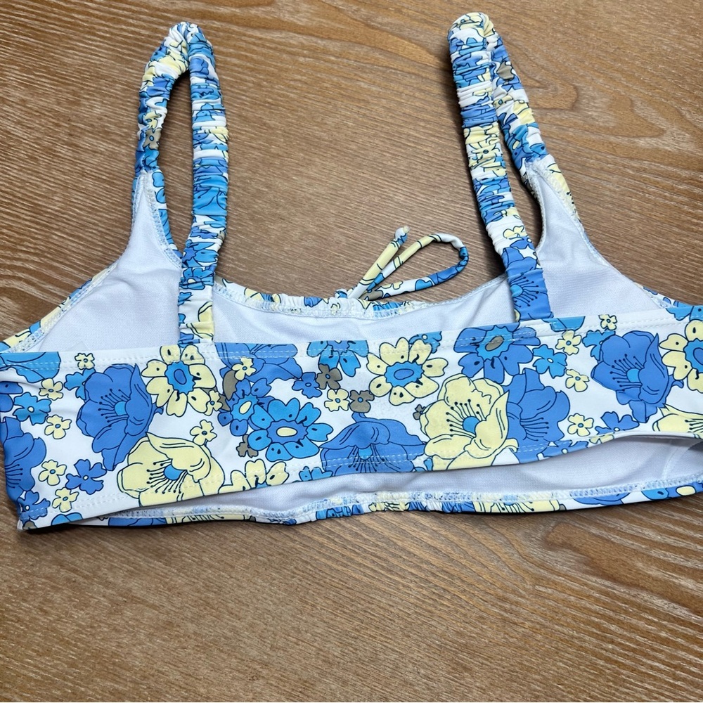 🌊Blue Floral Tie-Front Bikini Top - Women's Swim NWOT - Picture 2 of 3